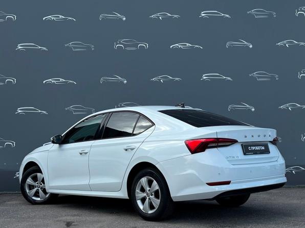 Skoda Octavia IV (A8) с пробегом 2021 года, цена 2 210 400 рублей, 54126 км, лифтбек, Автокод Объявления