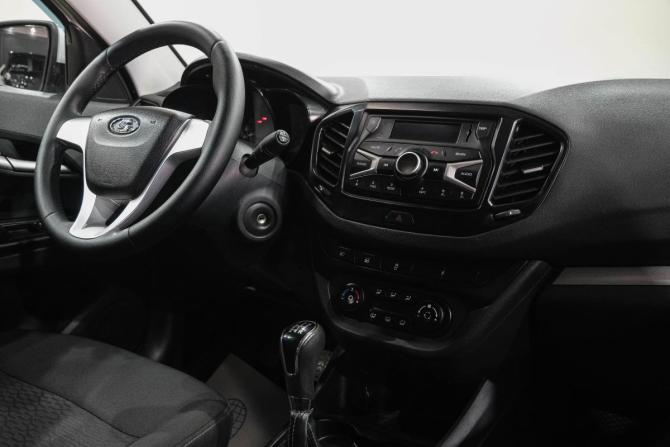 Lada (ВАЗ) Vesta I с пробегом 2017 года, цена 899 000 рублей, 106121 км, седан, Автокод Объявления