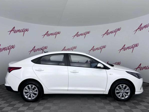 Hyundai Solaris II Рестайлинг с пробегом 2022 года, цена 1 499 000 рублей, 70117 км, седан, Автокод Объявления