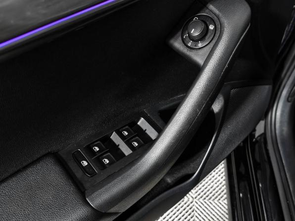 Skoda Octavia III (A7) Рестайлинг с пробегом 2018 года, цена 1 890 000 рублей, 131977 км, лифтбек, Автокод Объявления