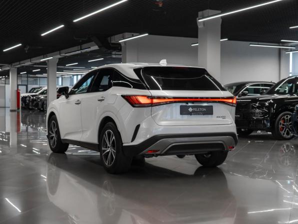 Lexus RX V с пробегом 2025 года, цена 7 400 000 рублей, 5371 км, внедорожник, Автокод Объявления