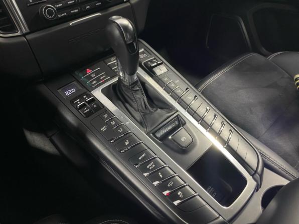 Porsche Macan I с пробегом 2016 года, цена 4 497 000 рублей, 168058 км, внедорожник, Автокод Объявления