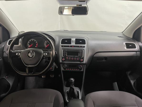 Volkswagen Polo V Рестайлинг с пробегом 2016 года, цена 1 099 000 рублей, 71268 км, седан, Автокод Объявления