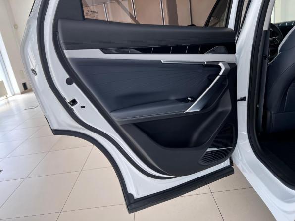 Geely Atlas II с пробегом 2024 года, цена 3 040 000 рублей, 30174 км, внедорожник, Автокод Объявления