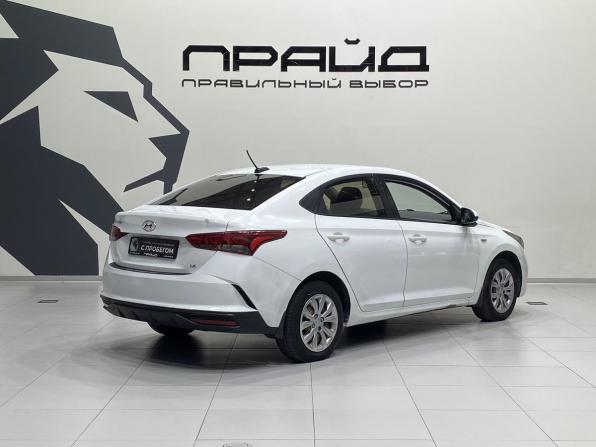 Hyundai Solaris II с пробегом 2018 года, цена 1 099 900 рублей, 130000 км, седан, Автокод Объявления