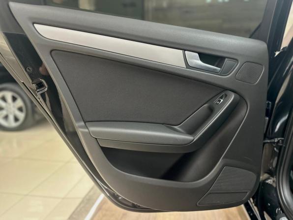 Audi A4 IV (B8) Рестайлинг с пробегом 2013 года, цена 1 250 000 рублей, 129910 км, седан, Автокод Объявления