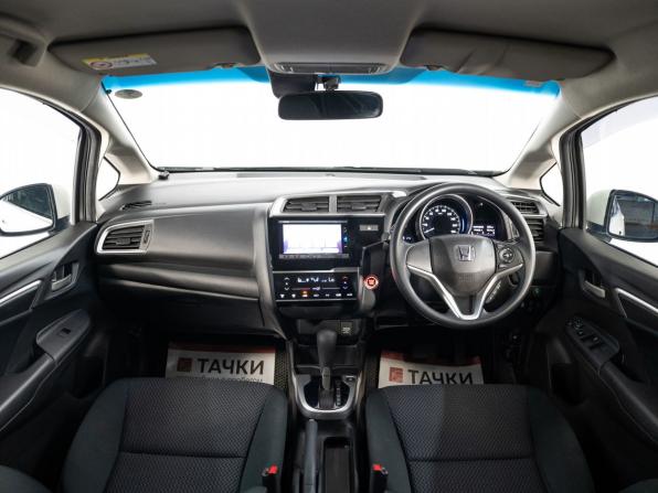 Honda Fit III Рестайлинг с пробегом 2018 года, цена 1 200 000 рублей, 95050 км, хэтчбек, Автокод Объявления