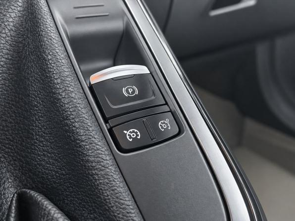 Renault Scenic IV с пробегом 2017 года, цена 1 499 000 рублей, 177000 км, компактвэн, Автокод Объявления