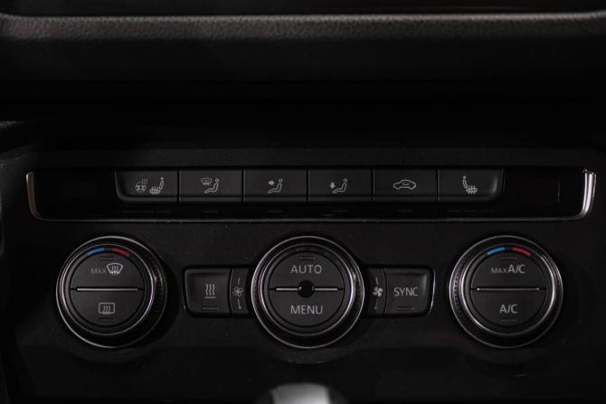 Volkswagen Tiguan II с пробегом 2019 года, цена 3 249 000 рублей, 75917 км, внедорожник, Автокод Объявления