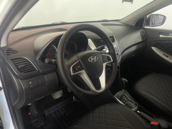 Hyundai Solaris I с пробегом 2012 года, цена 870 000 рублей, 201376 км, седан, Автокод Объявления