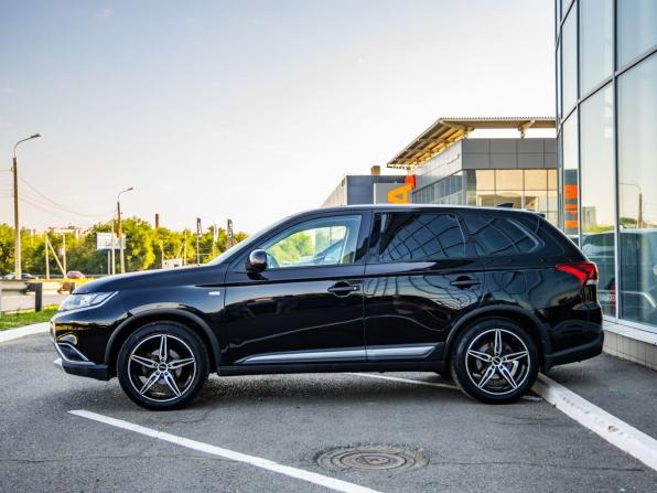 Mitsubishi Outlander III Рестайлинг 2 с пробегом 2017 года, цена 1 768 000 рублей, 149330 км, внедорожник, Автокод Объявления