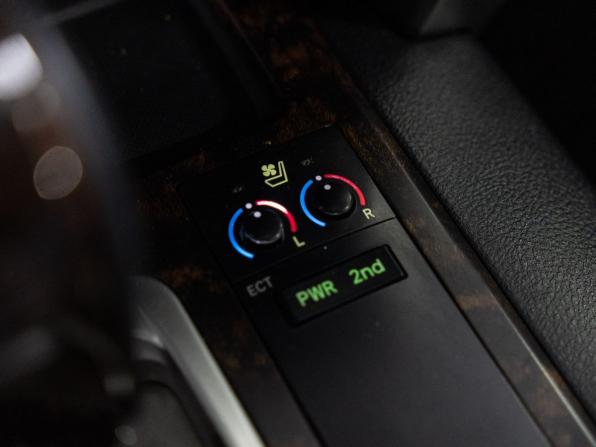 Toyota Land Cruiser 200 Series Рестайлинг 1 с пробегом 2014 года, цена 4 579 000 рублей, 203677 км, внедорожник, Автокод Объявления