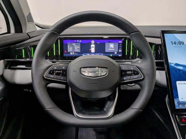 Geely Atlas II с пробегом 2024 года, цена 3 100 000 рублей, 7418 км, внедорожник, Автокод Объявления