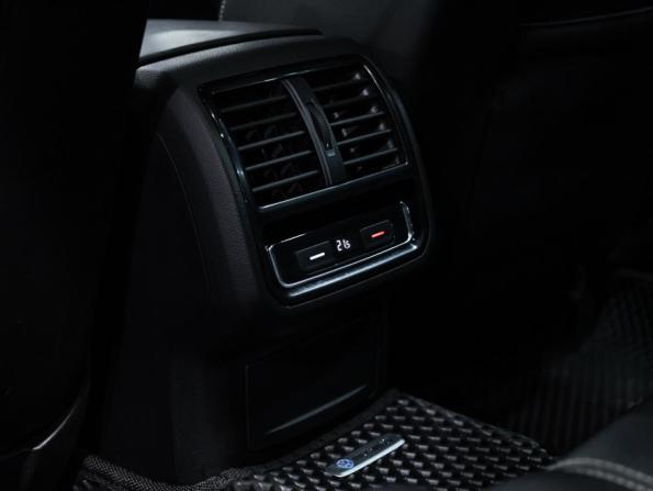Volkswagen Passat B8 Рестайлинг с пробегом 2019 года, цена 4 039 700 рублей, 92409 км, универсал, Автокод Объявления