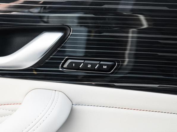 Geely Monjaro I с пробегом 2023 года, цена 3 166 800 рублей, 28558 км, внедорожник, Автокод Объявления