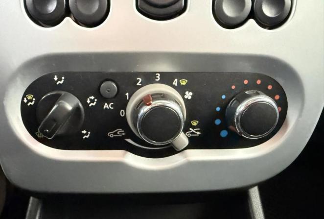 Renault Sandero I с пробегом 2011 года, цена 645 000 рублей, 158270 км, хэтчбек, Автокод Объявления