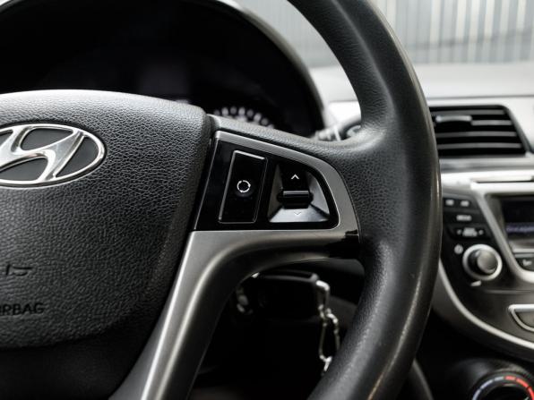 Hyundai Solaris I Рестайлинг с пробегом 2015 года, цена 940 000 рублей, 203460 км, седан, Автокод Объявления