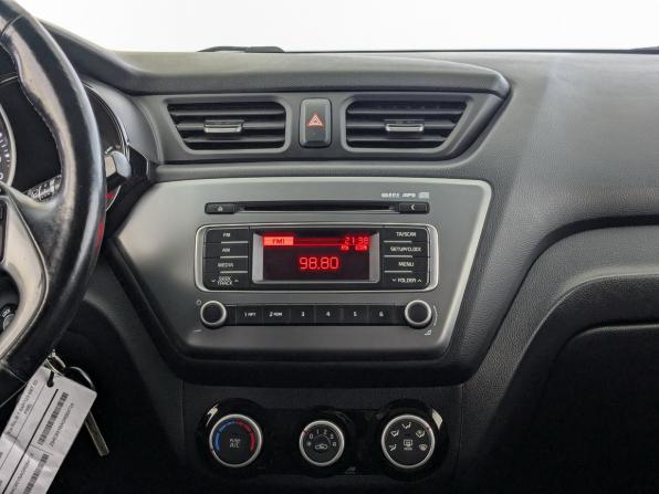 Kia Rio III Рестайлинг с пробегом 2015 года, цена 1 220 000 рублей, 86989 км, хэтчбек, Автокод Объявления