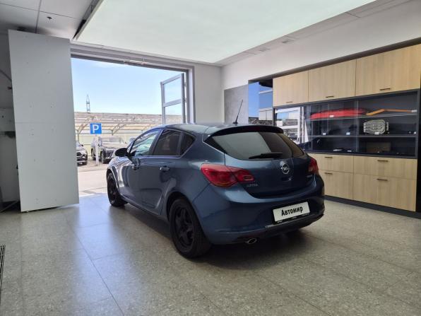 Opel Astra J Рестайлинг с пробегом 2012 года, цена 580 000 рублей, 268000 км, хэтчбек, Автокод Объявления