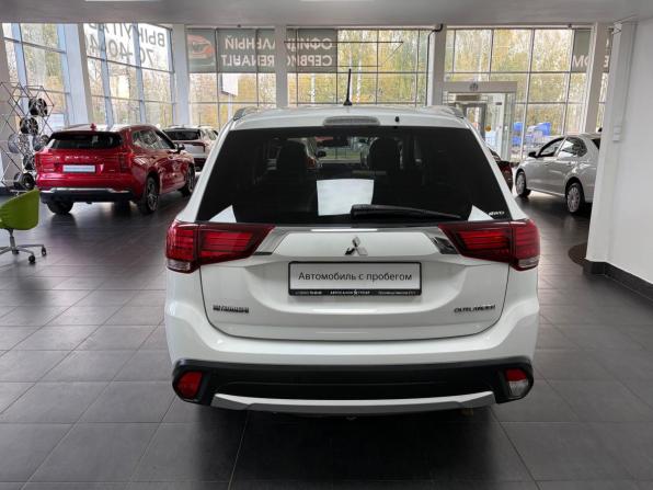 Mitsubishi Outlander III Рестайлинг 2 с пробегом 2016 года, цена 1 988 000 рублей, 116000 км, внедорожник, Автокод Объявления