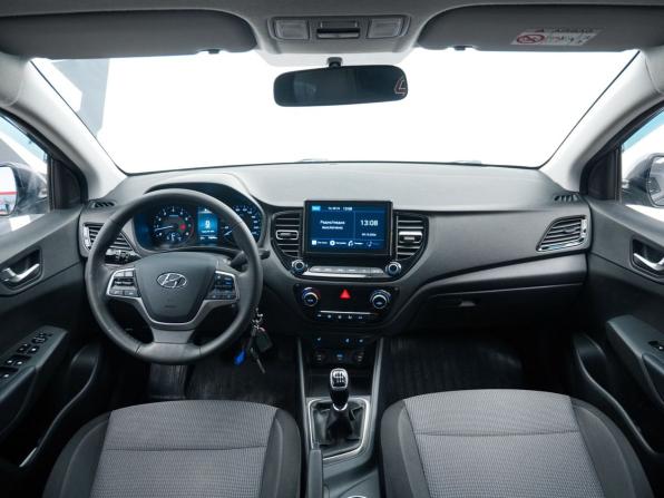 Hyundai Solaris II Рестайлинг с пробегом 2021 года, цена 1 590 000 рублей, 73000 км, седан, Автокод Объявления