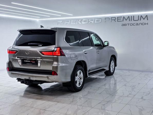 Lexus LX III Рестайлинг 2 с пробегом 2016 года, цена 5 990 000 рублей, 215120 км, внедорожник, Автокод Объявления