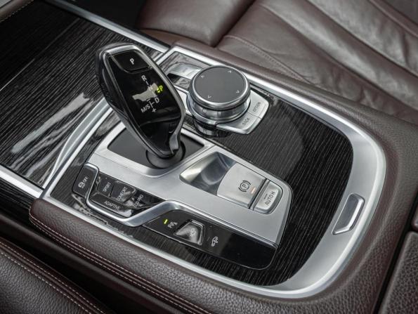 BMW 7 серии VI (G11/G12) с пробегом 2017 года, цена 5 445 000 рублей, 77224 км, седан, Автокод Объявления