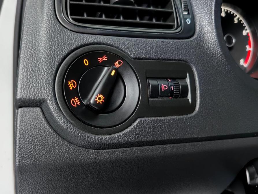 Volkswagen Polo V Рестайлинг Москва  - изображение 21