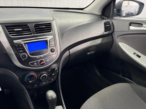 Hyundai Solaris I с пробегом 2013 года, цена 897 000 рублей, 227961 км, седан, Автокод Объявления