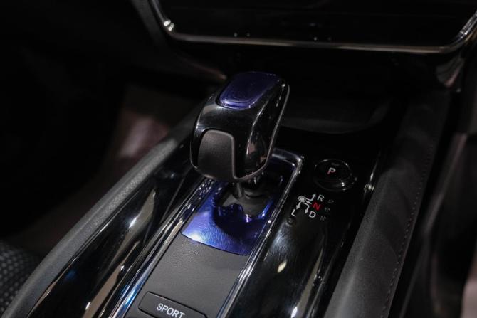 Honda Vezel I с пробегом 2015 года, цена 1 499 000 рублей, 61000 км, внедорожник, Автокод Объявления