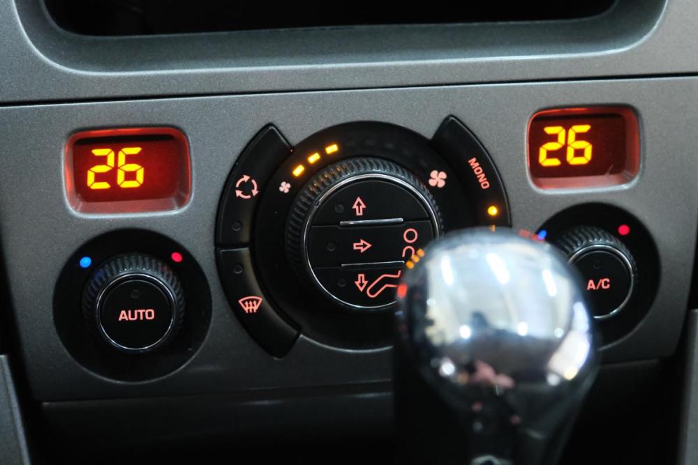 Peugeot 308 I Омск  - изображение 16