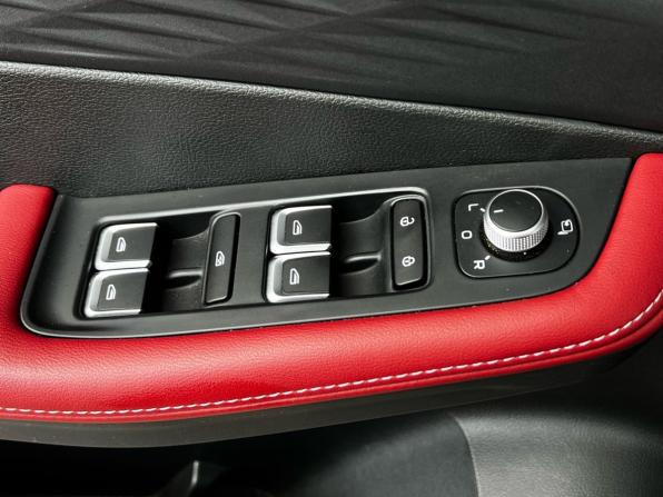 Geely Coolray I Рестайлинг с пробегом 2024 года, цена 2 279 999 рублей, 27675 км, внедорожник, Автокод Объявления