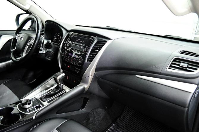 Mitsubishi Pajero Sport III с пробегом 2018 года, цена 3 099 000 рублей, 89000 км, внедорожник, Автокод Объявления