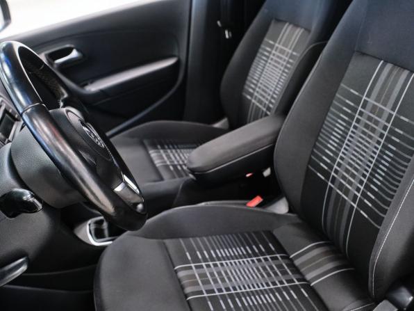 Volkswagen Polo V Рестайлинг с пробегом 2015 года, цена 1 020 000 рублей, 116687 км, седан, Автокод Объявления