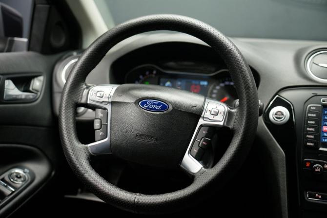 Ford Mondeo IV Рестайлинг с пробегом 2012 года, цена 870 000 рублей, 245000 км, седан, Автокод Объявления