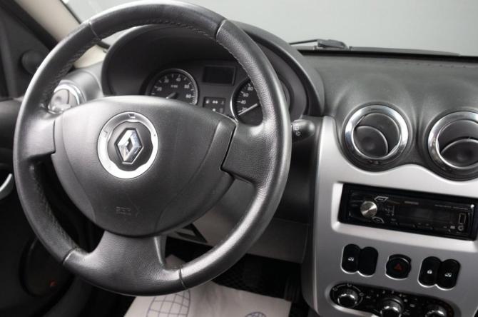 Renault Sandero II с пробегом 2014 года, цена 739 000 рублей, 106000 км, хэтчбек, Автокод Объявления