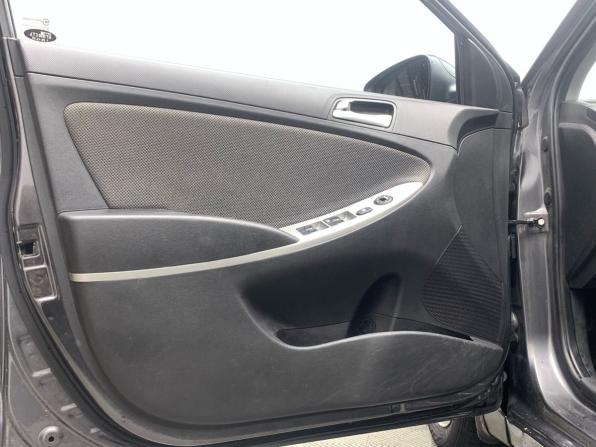 Hyundai Solaris I с пробегом 2012 года, цена 639 000 рублей, 186398 км, хэтчбек, Автокод Объявления