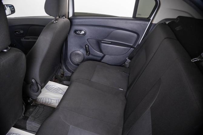 Renault Logan II Рестайлинг с пробегом 2019 года, цена 599 000 рублей, 235000 км, седан, Автокод Объявления