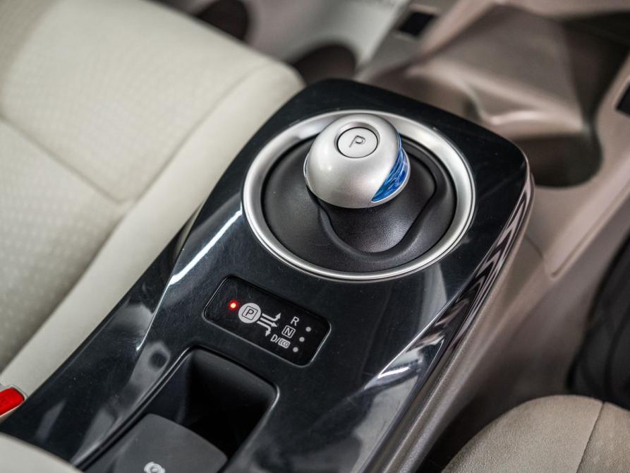 Nissan Leaf I (ZE0/AZE0) Иркутск  - изображение 16