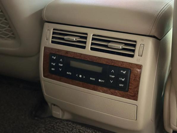 Toyota Land Cruiser 200 Series Рестайлинг 1 с пробегом 2012 года, цена 4 150 000 рублей, 263000 км, внедорожник, Автокод Объявления