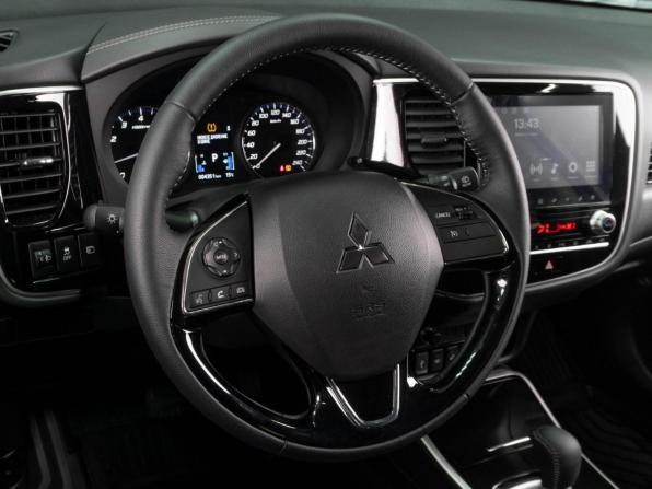 Mitsubishi Outlander III Рестайлинг 3 с пробегом 2021 года, цена 3 719 000 рублей, 4351 км, внедорожник, Автокод Объявления