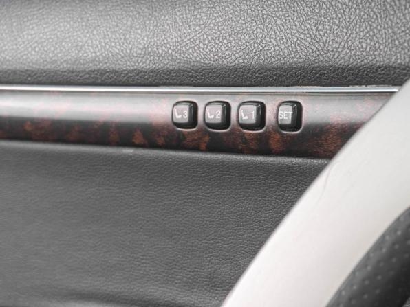 Toyota Land Cruiser 200 Series Рестайлинг 1 с пробегом 2013 года, цена 3 999 000 рублей, 183367 км, внедорожник, Автокод Объявления