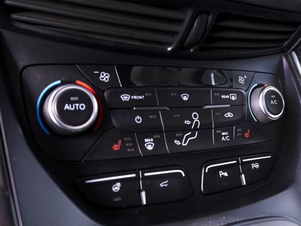 Ford Kuga II Рестайлинг с пробегом 2016 года, цена 1 750 000 рублей, 117000 км, внедорожник, Автокод Объявления