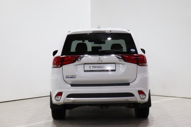Mitsubishi Outlander III Рестайлинг 2 с пробегом 2017 года, цена 2 130 000 рублей, 123527 км, внедорожник, Автокод Объявления