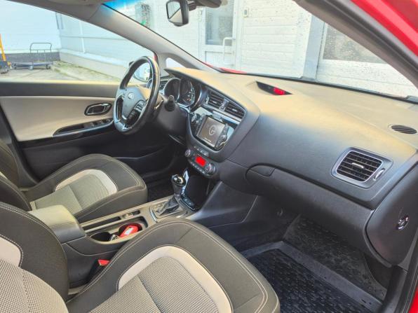 Kia Ceed II Рестайлинг с пробегом 2016 года, цена 1 315 000 рублей, 81908 км, хэтчбек, Автокод Объявления