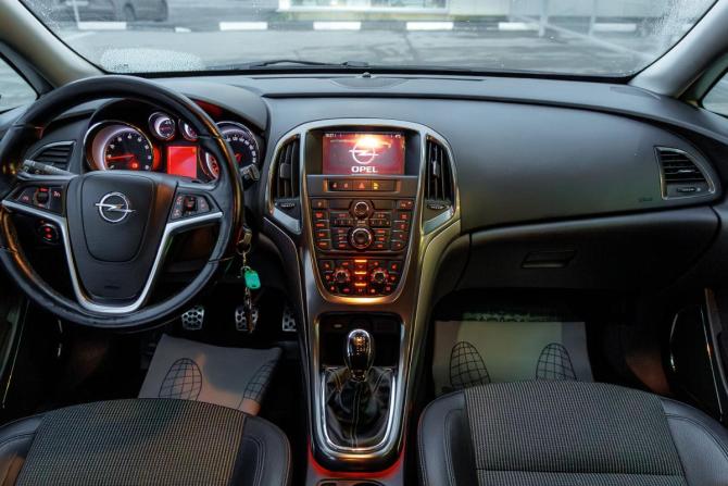 Opel Astra J с пробегом 2011 года, цена 659 000 рублей, 158646 км, хэтчбек, Автокод Объявления