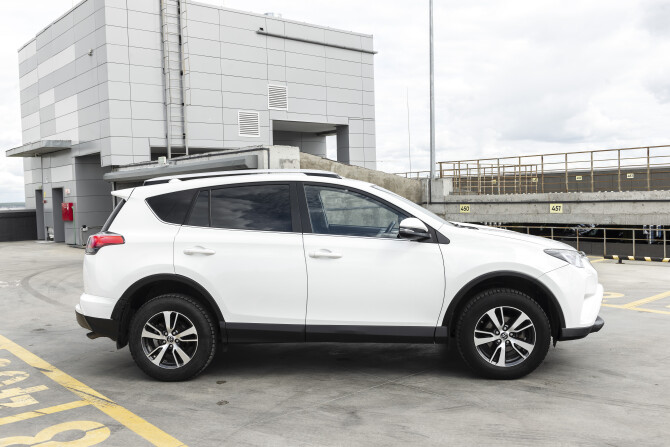 Toyota RAV4 IV (XA40) Рестайлинг с пробегом 2018 года, цена 2 544 000 рублей, 56308 км, внедорожник, Автокод Объявления