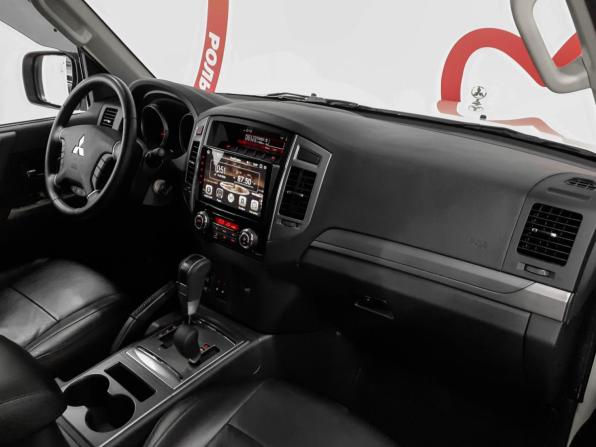Mitsubishi Pajero IV Рестайлинг 2 с пробегом 2021 года, цена 4 650 000 рублей, 2500 км, внедорожник, Автокод Объявления