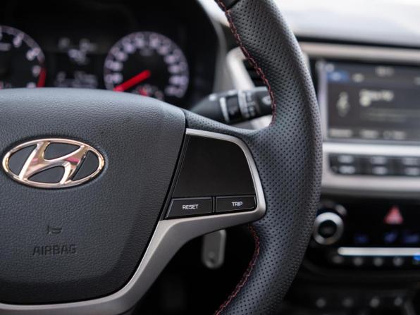 Hyundai Solaris II с пробегом 2019 года, цена 1 199 000 рублей, 293775 км, седан, Автокод Объявления