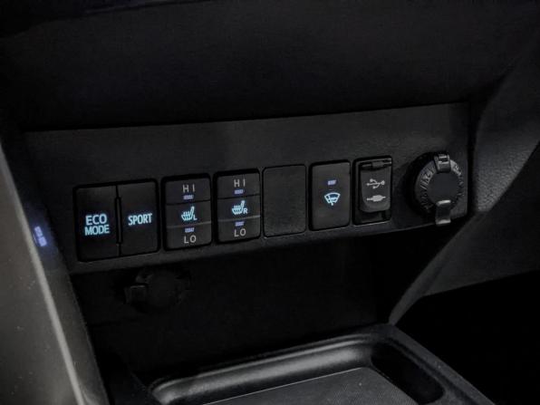 Toyota RAV4 IV (XA40) Рестайлинг с пробегом 2018 года, цена 2 740 000 рублей, 17934 км, внедорожник, Автокод Объявления